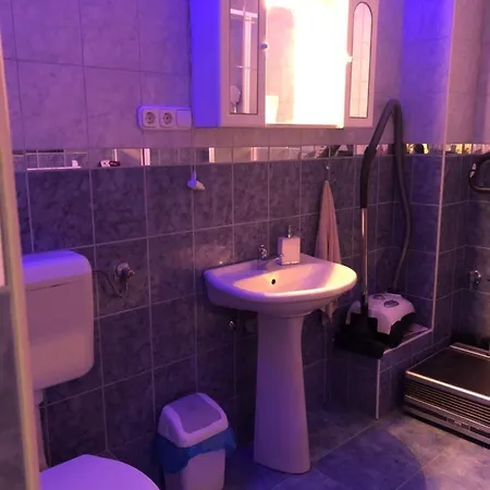 Emy Apartman * Kehidakustány